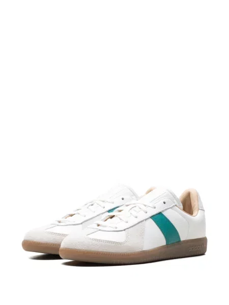 Sneakers Adidas με κορδόνια με δαντέλα λευκό