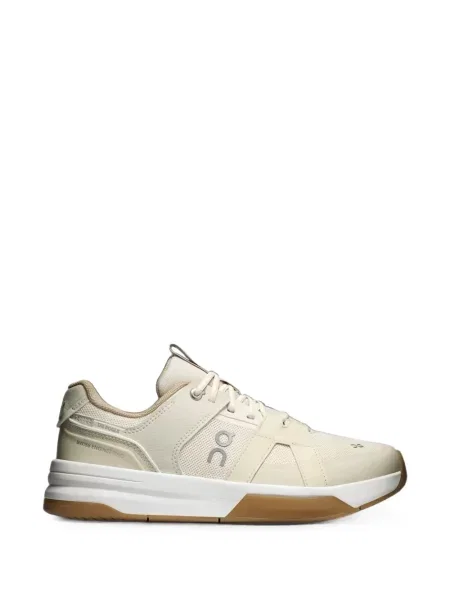 Sneakerși On
