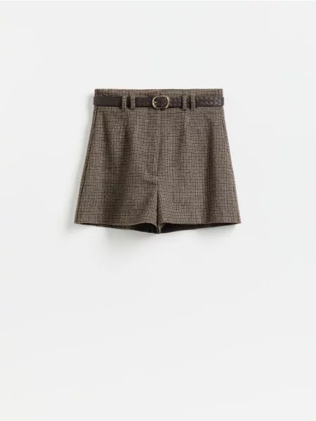 Cu centură pantaloni scurți Reserved