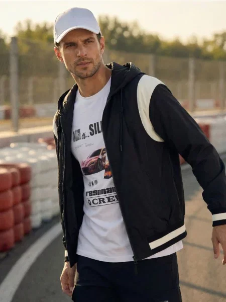 Sinsay Kurtka bomberka z kapturem czarny