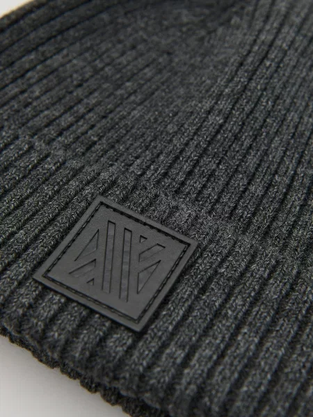 Шапка Reserved серая