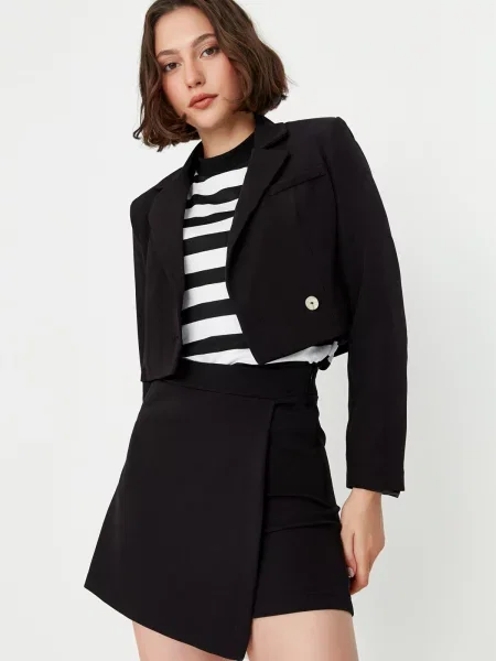 Szorty Trendyol czarne