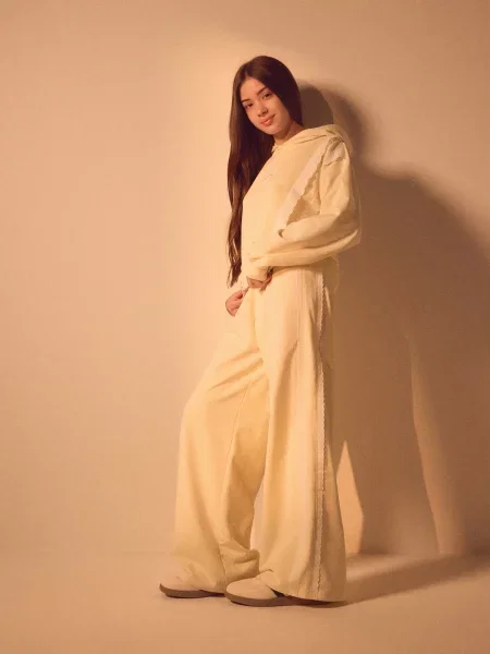 Reserved Спортивні штани з ажурними вставками світло-жовтий жовті