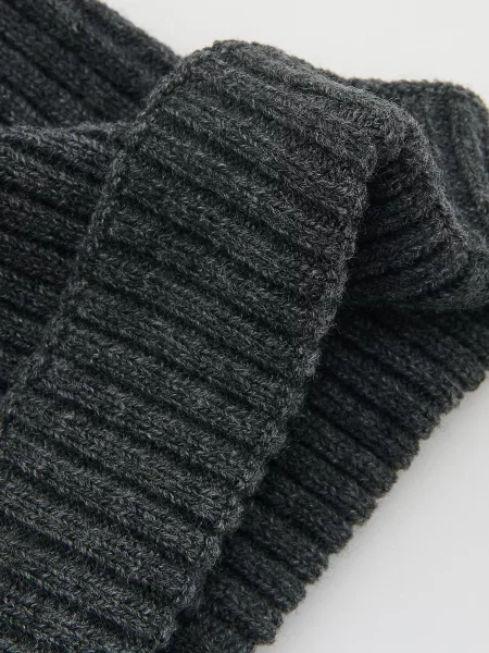 Шапка Reserved серая