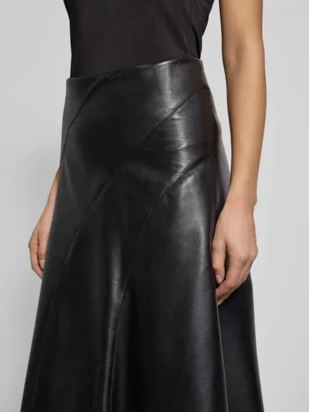 Rozkloszowana Spódnica midi z błyskawiczny Model VICENA' Boss czarna