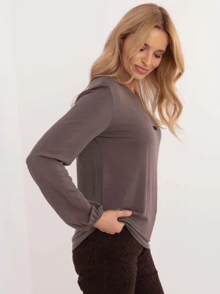Bluză Fashionhunters cu mâneci lungi lungă maro