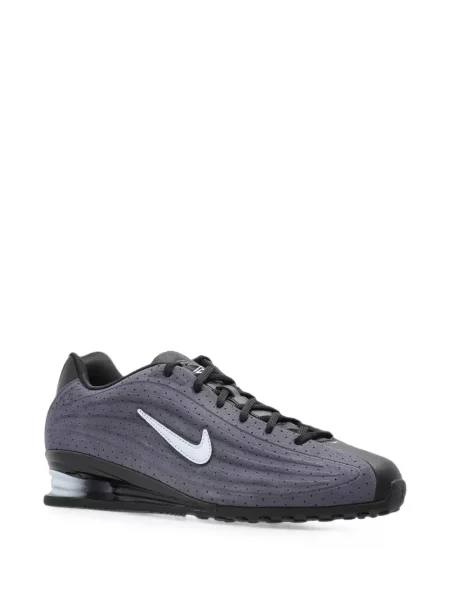Decupat pantaloni scurți Nike cu broderie plasă roz
