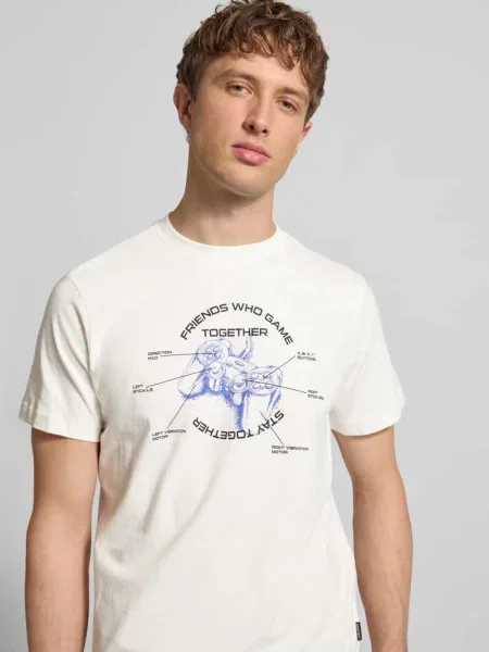 Damski t-shirt o kroju regular fit z nadrukiem z motywem Model Klements' Blend biała