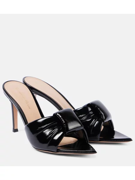 Papuci tip mules Gianvito Rossi din piele de lac negru