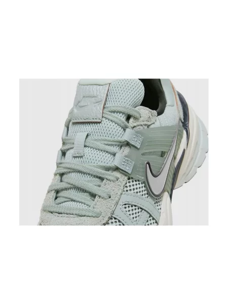 Pantofi Nike bej