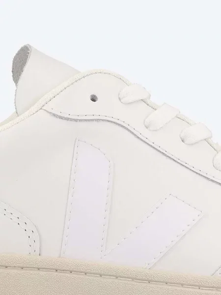 Шкіряні кросівки Veja Leather Extra