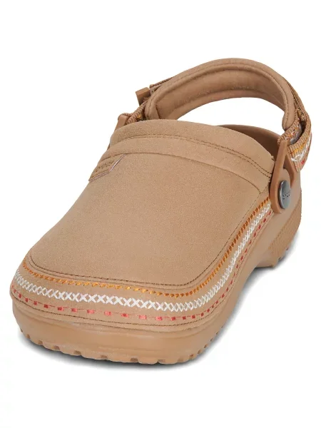 Pantofi Crocs din piele de căprioară maro