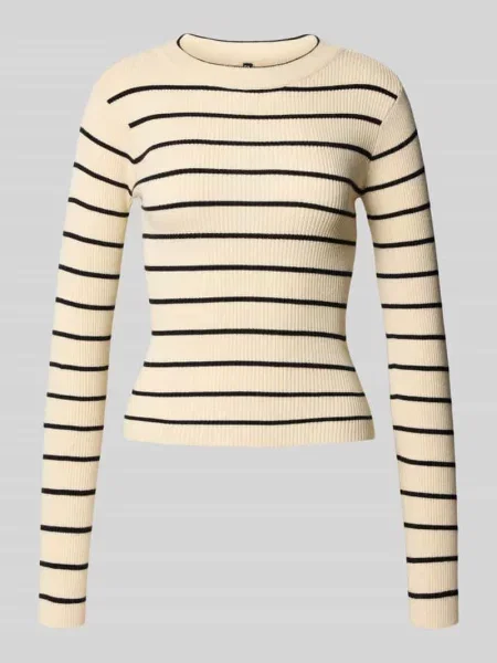 Sweter o kroju slim fit z dzianiny z mieszanki model ‘MIRA’ Pieces