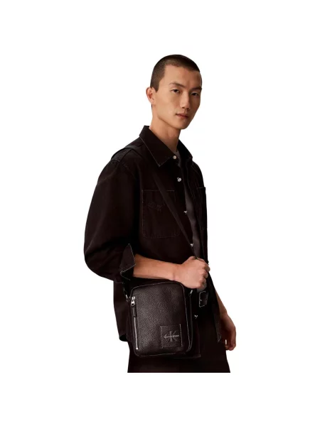 Calvin Klein kabelka pánska z imitácie kože čierna