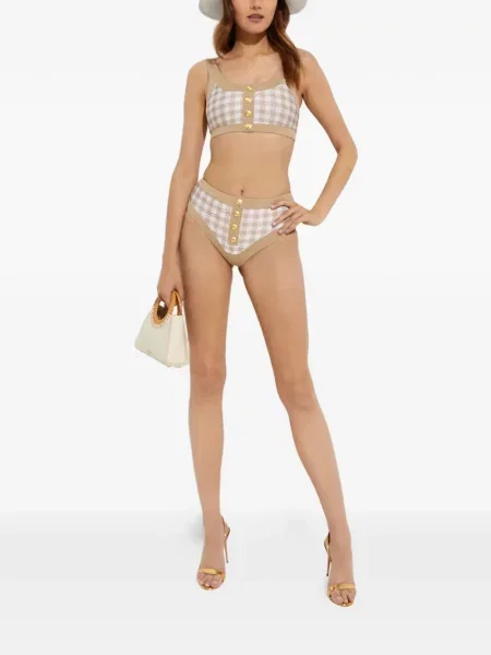 Bikini Beach Riot cu model pepito
