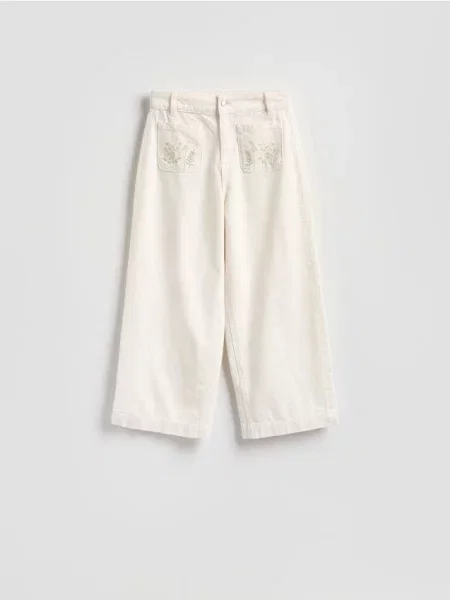 Haftowane kuloty Reserved białe