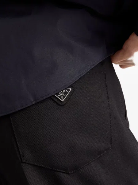 Pantaloni Prada de lână negru