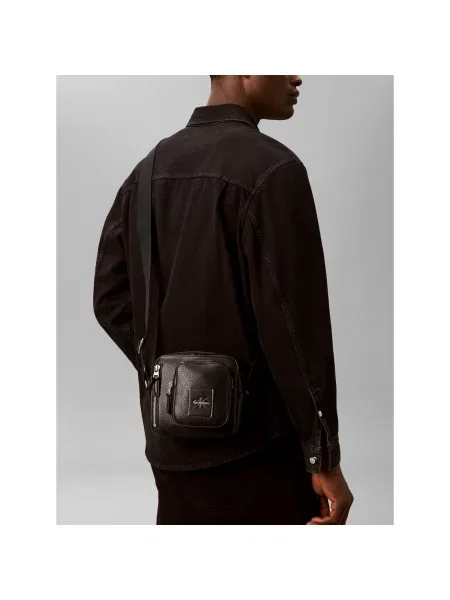 Calvin Klein Válltáska Bold Pebble Square Crossbody fekete