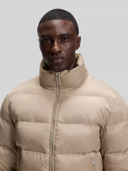 Kurtka puchowa o kroju regular fit z odpinanym kapturem Boss