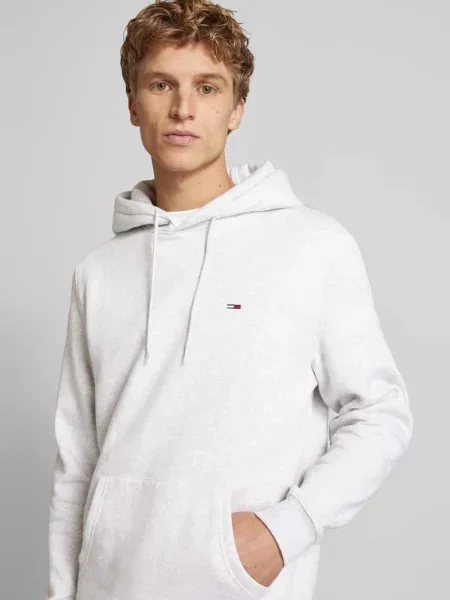 Bluza o kroju regular fit z kapturem i wyhaftowanym logo Tommy Jeans