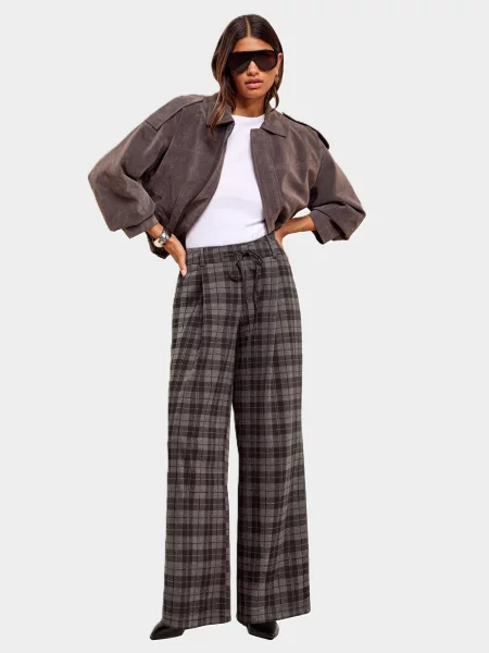 Friends Like These Pantaloni cutați gri negru