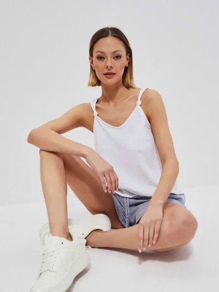 Pantaloni scurți Moodo cu dungi alb