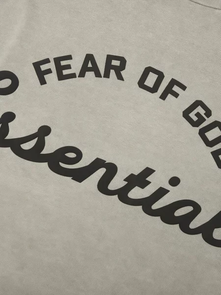 Фитнес зала тениска Fear Of God Essentials с принт сиво