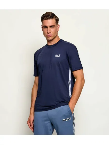 Tricou