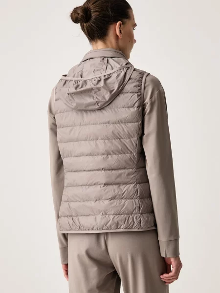 Emporio Armani безрукавка з капюшоном