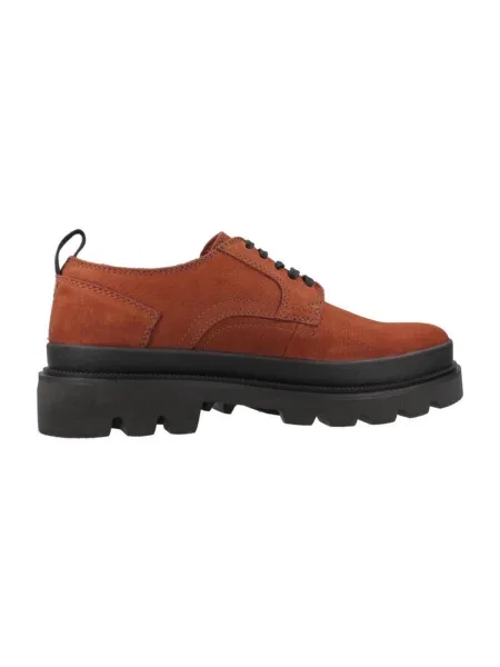 Pantofi Clarks din dantelă maro