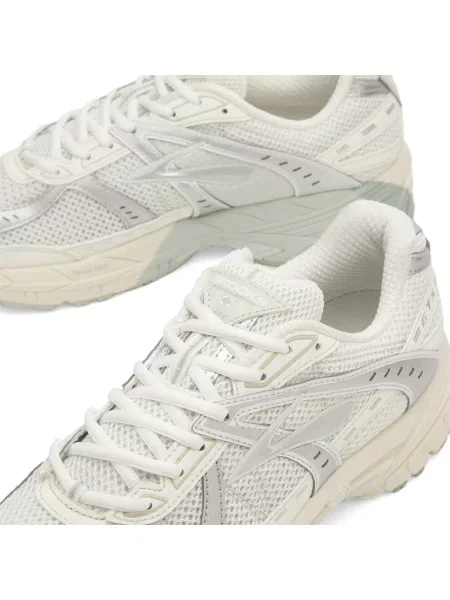 Sneakersy Brooks białe