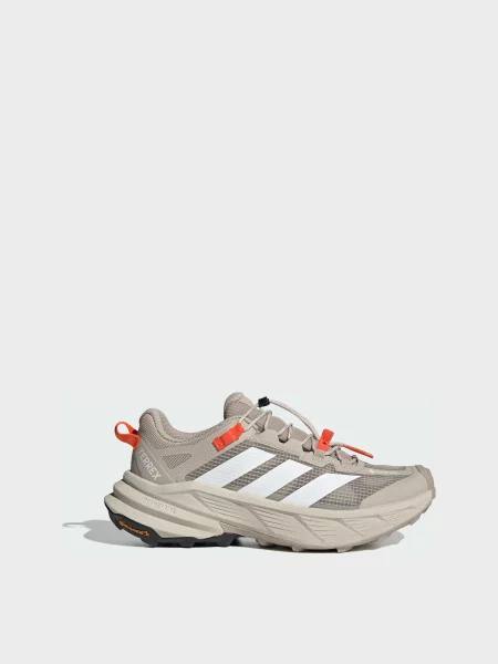 Кроссовки Adidas Terrex бежевые
