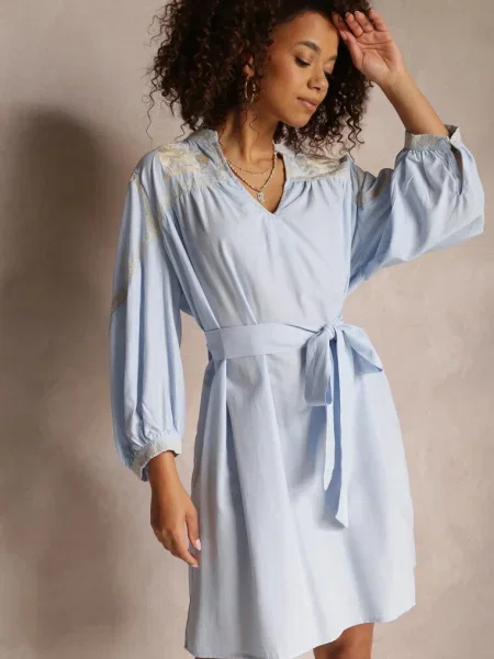 Rochie mini tip cutie cu și broderie Eudas albastră