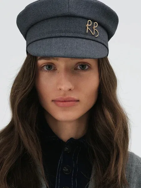 Kapa Ruslan Baginskiy siva