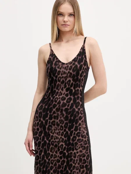 Adidas sukienka Essentials brązowa