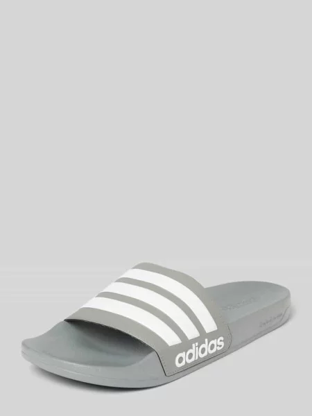 Klapki z napisem z logo Adidas