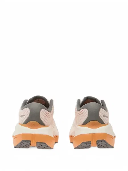 Sneakerși On alb