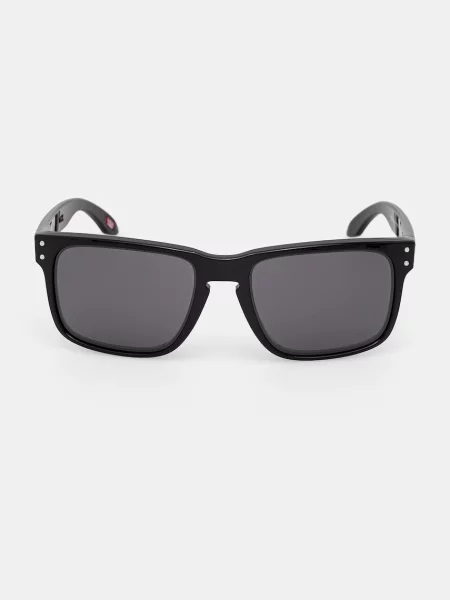 Солнцезащитные очки Oakley