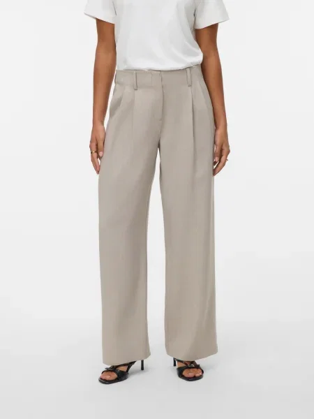 VERO MODA Klostuotos kelnės kūno