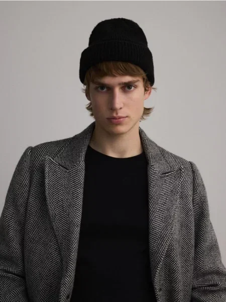 Трикотажная шляпа Reserved черная