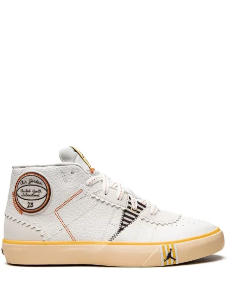 Sneakerși Jordan alb