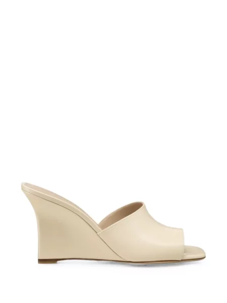 Papuci tip mules Stuart Weitzman cu pană