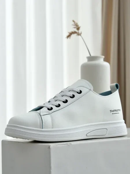 Sneakerși Resti alb