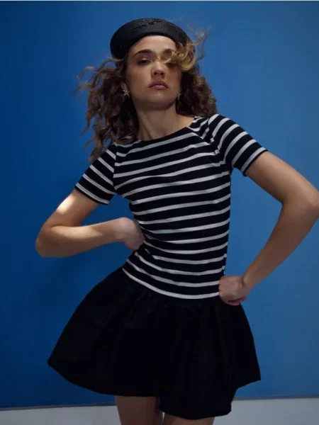 Мінісукня зі заниженою талією з комбінованих матеріалів різнобарвний