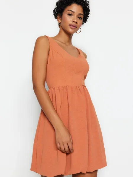 Мини рокля Trendyol оранжево