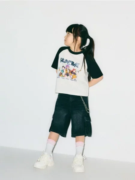 Reserved T-shirt Kpop Demon Hunters™ wielobarwny