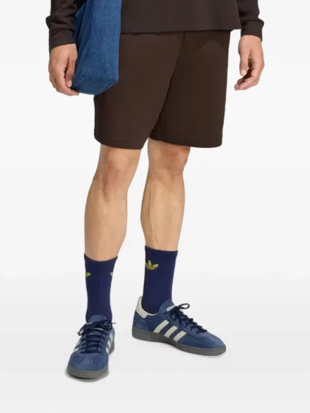 Lung pantaloni scurți Adidas din piele cu buline maro