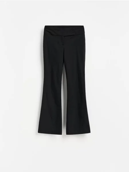 Reserved Pantaloni flare cu curea negru