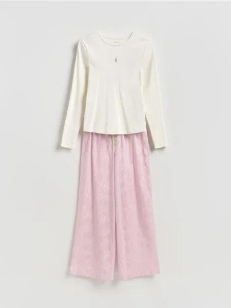 Reserved Pijama din două piese cu broderie lavand