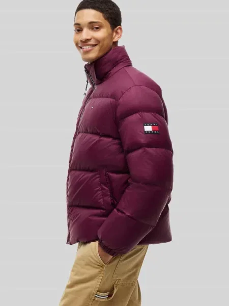 Kurtka puchowa o kroju relaxed fit z kapturem Tommy Jeans
